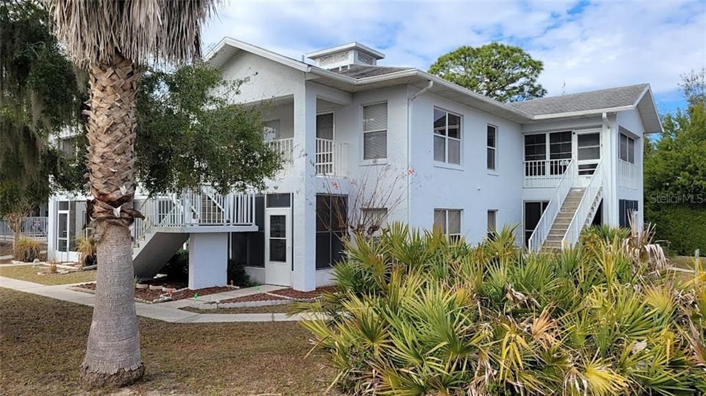 For Sale: $105,000 (1 beds, 1 baths, 616 Square Feet)