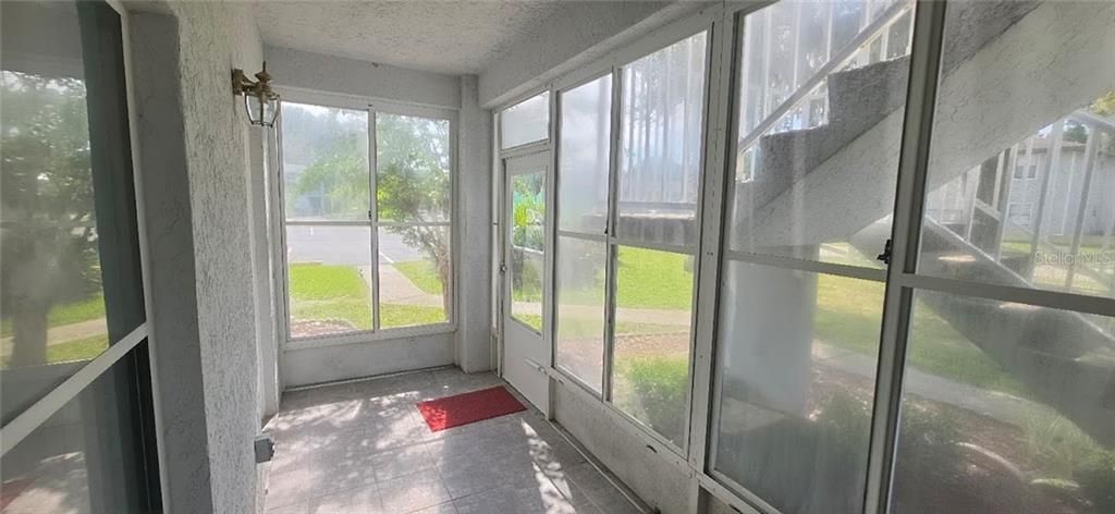 For Sale: $105,000 (1 beds, 1 baths, 616 Square Feet)