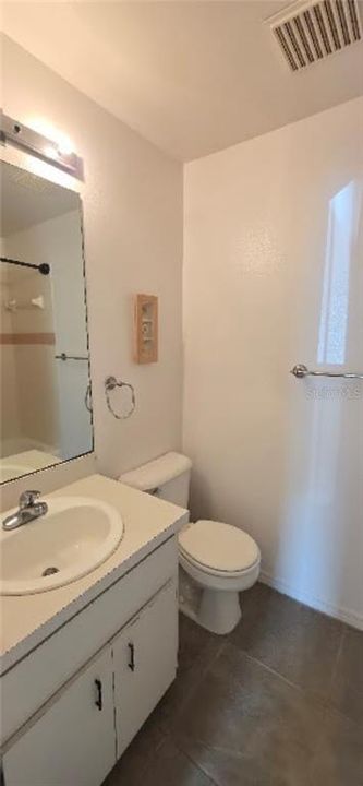 For Sale: $105,000 (1 beds, 1 baths, 616 Square Feet)