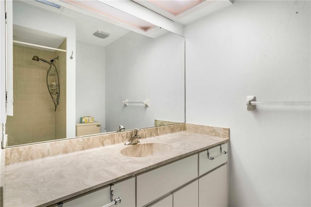 Activo con contrato: $149,000 (2 camas, 2 baños, 1320 Pies cuadrados)