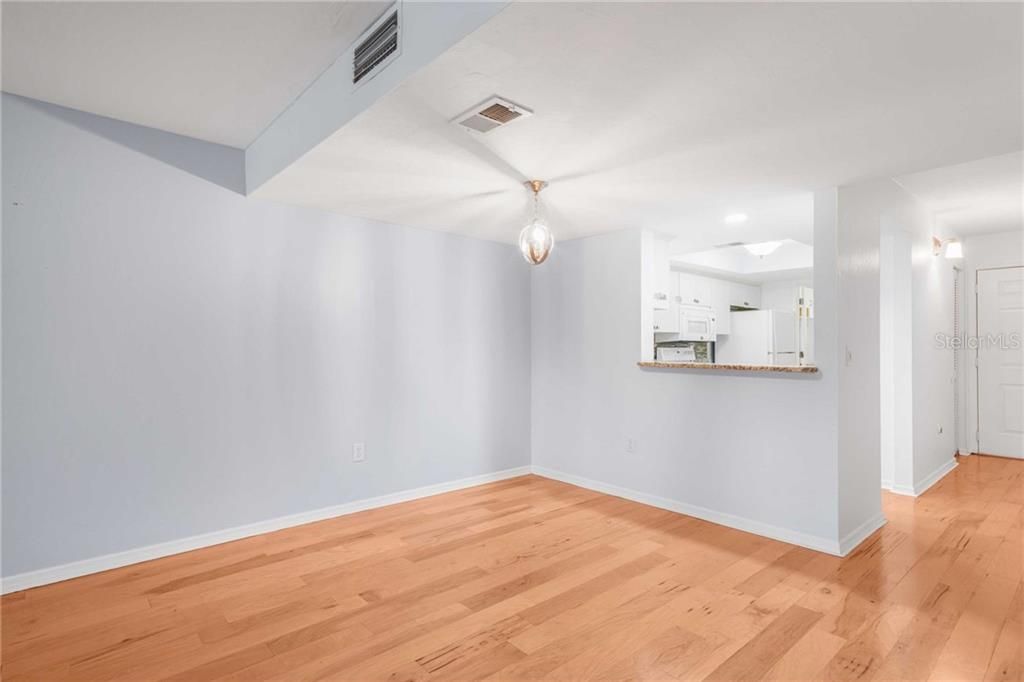 Activo con contrato: $149,000 (2 camas, 2 baños, 1320 Pies cuadrados)