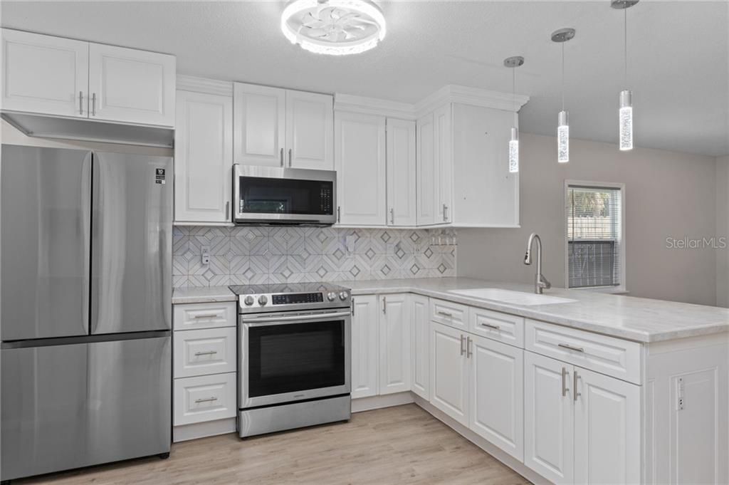 For Sale: $222,900 (3 beds, 2 baths, 1500 Square Feet)