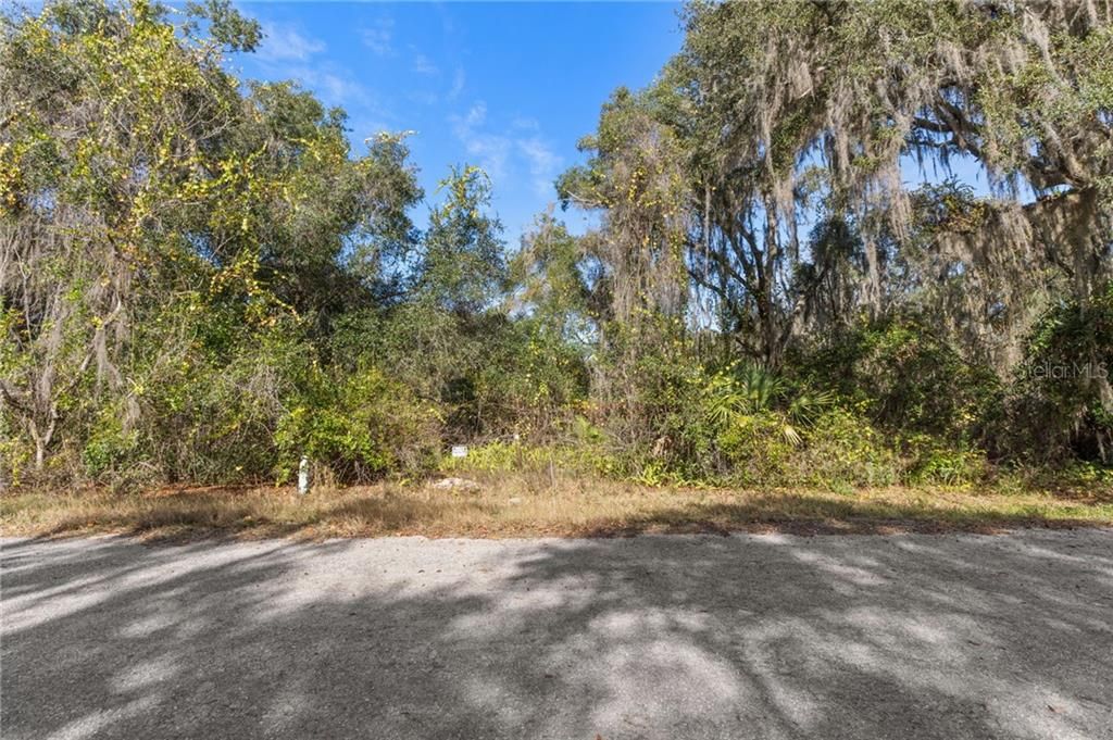 На продажу: $209,900 (2.65 acres)
