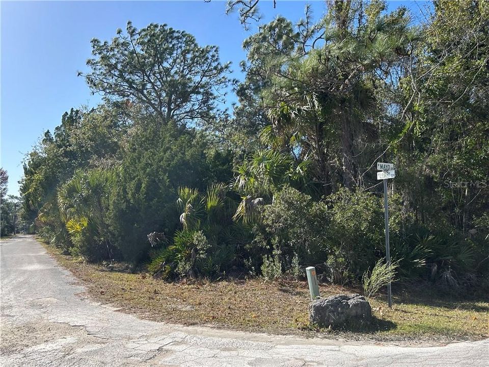 待售: $29,900 (1.05 acres)