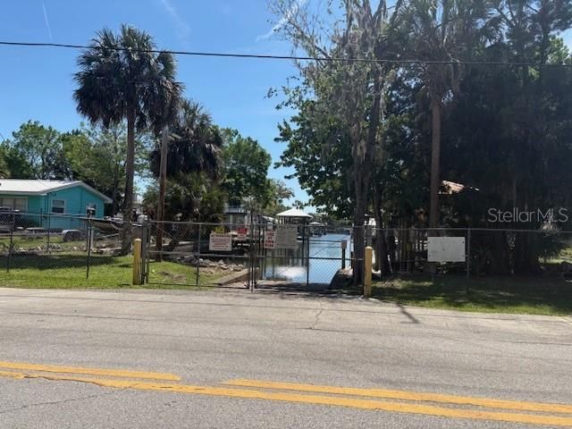 En Venta: $44,900 (0.44 acres)
