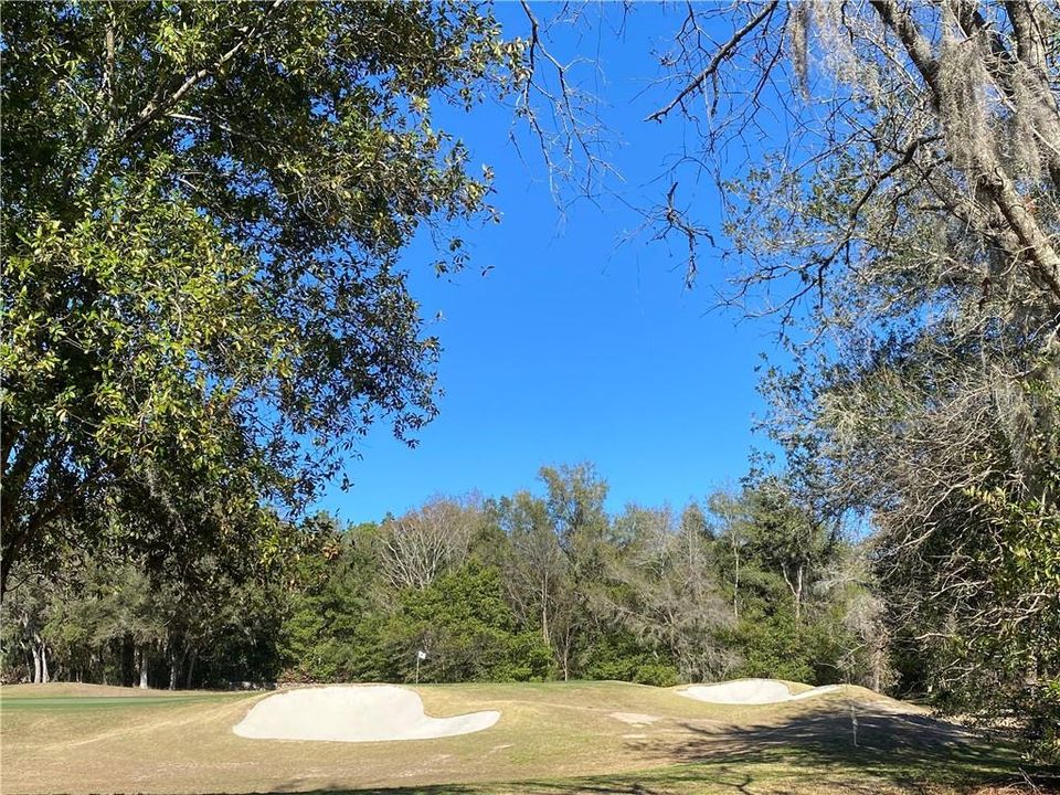 待售: $159,000 (0.94 acres)