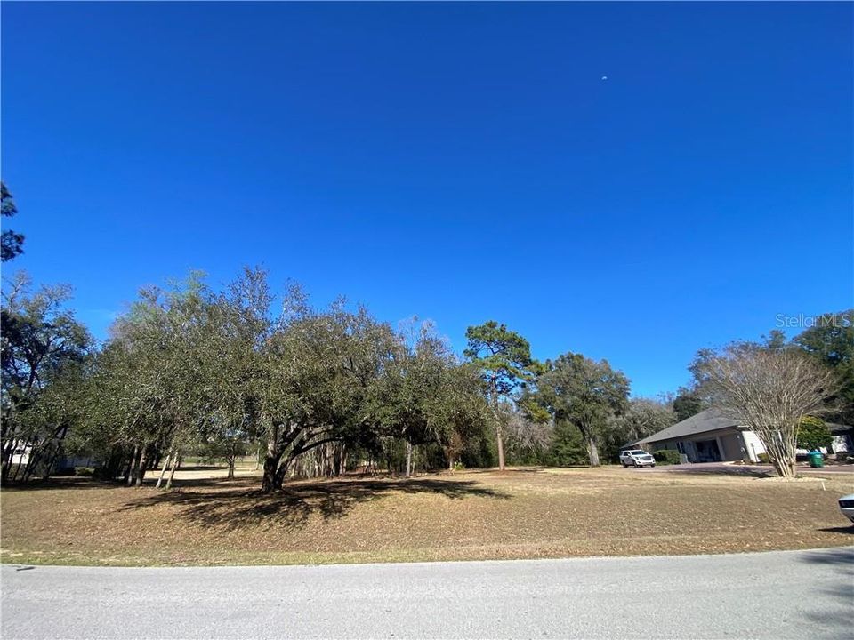 待售: $159,000 (0.94 acres)