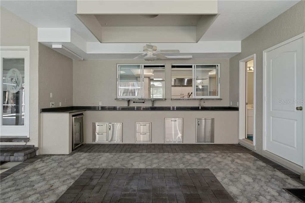En Venta: $499,000 (3 camas, 2 baños, 2943 Pies cuadrados)