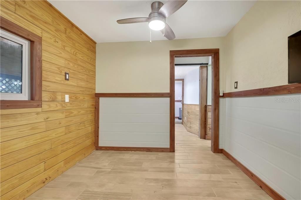 На продажу: $179,000 (2 спален, 1 ванн, 776 Квадратных фут)