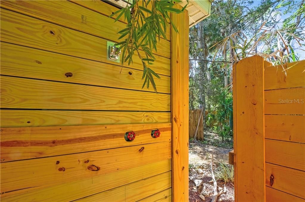 На продажу: $179,000 (2 спален, 1 ванн, 776 Квадратных фут)