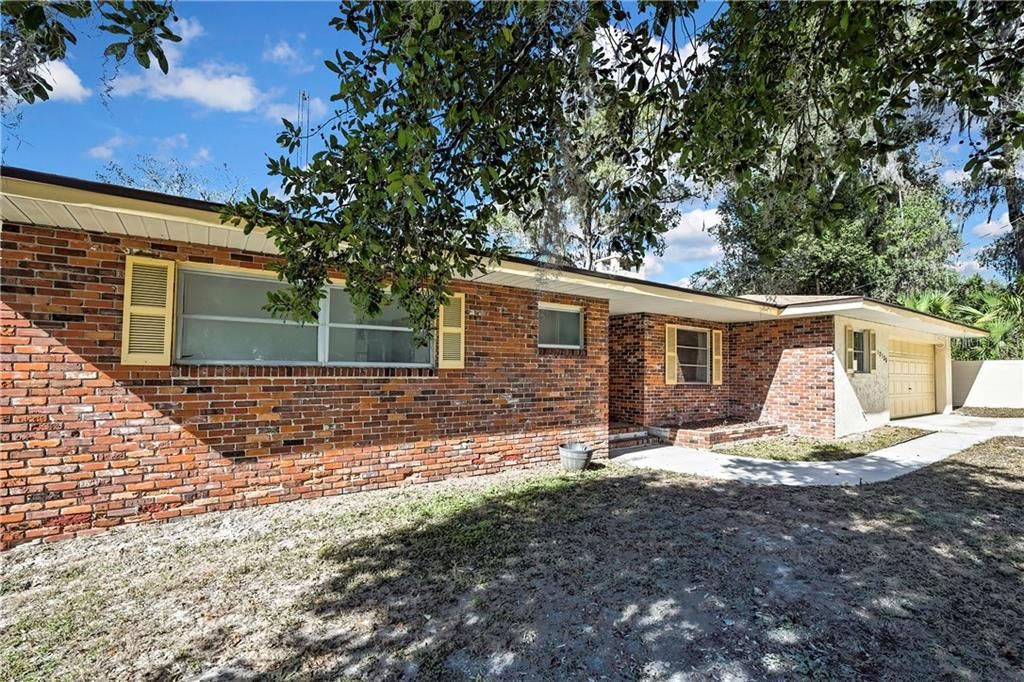 For Sale: $650,000 (3 beds, 2 baths, 1533 Square Feet)