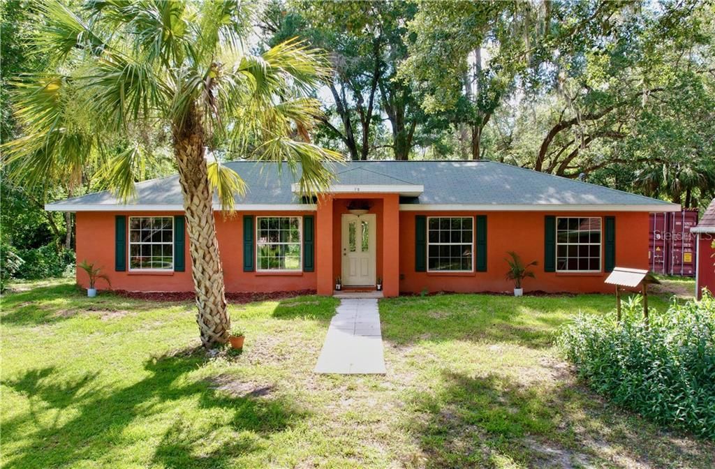 For Sale: $215,000 (3 beds, 2 baths, 1296 Square Feet)