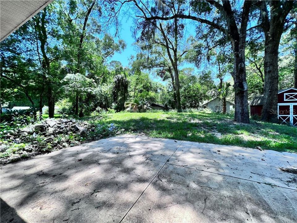 For Sale: $215,000 (3 beds, 2 baths, 1296 Square Feet)