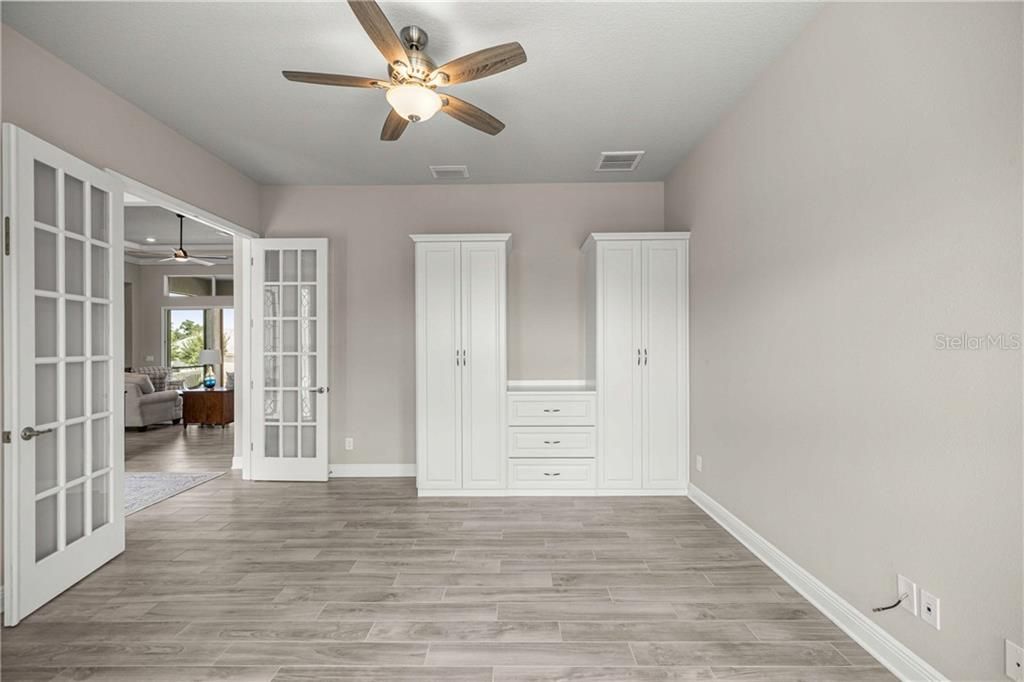 For Sale: $949,000 (4 beds, 3 baths, 2602 Square Feet)