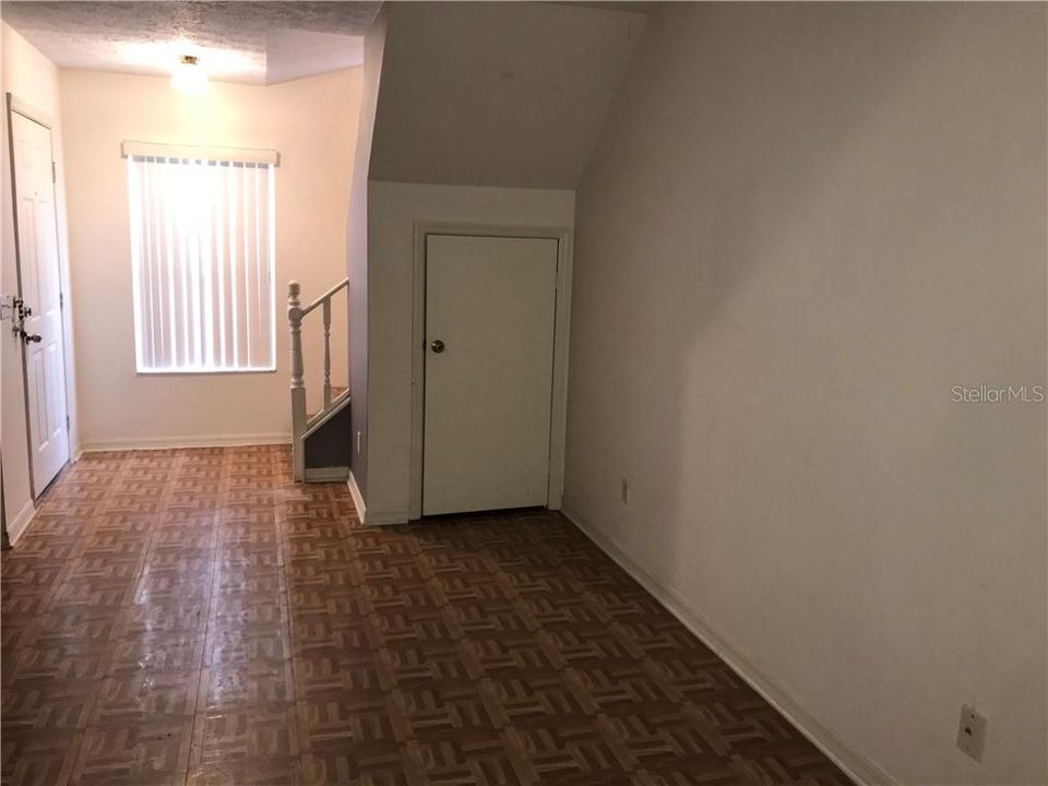 En Renta: $0 (2 camas, 1 baños, 1074 Pies cuadrados)