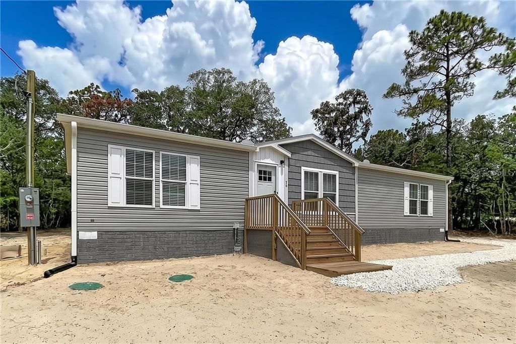Active With Contract: $244,900 (3 beds, 2 baths, 1500 Square Feet)