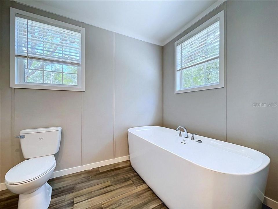 Active With Contract: $244,900 (3 beds, 2 baths, 1500 Square Feet)
