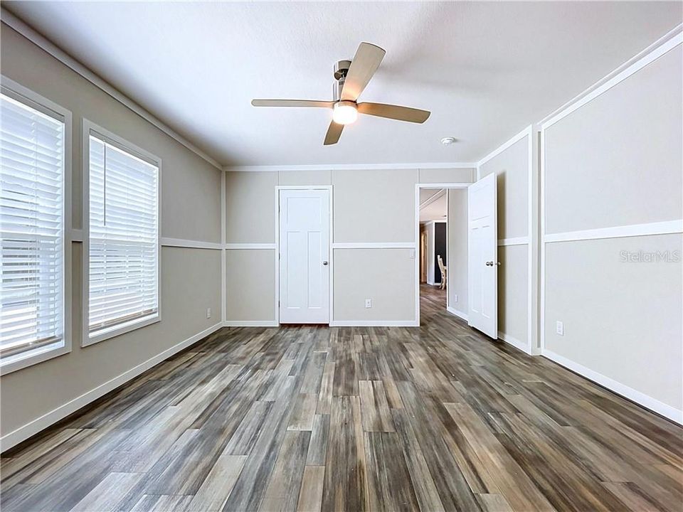 Active With Contract: $244,900 (3 beds, 2 baths, 1500 Square Feet)
