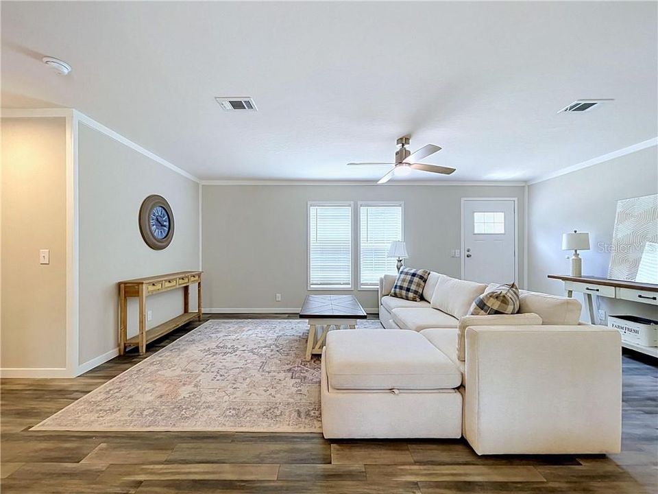 Active With Contract: $244,900 (3 beds, 2 baths, 1500 Square Feet)