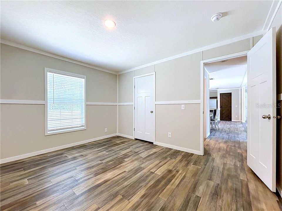 Active With Contract: $244,900 (3 beds, 2 baths, 1500 Square Feet)