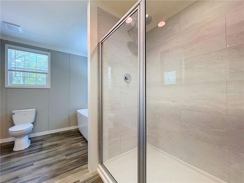 Active With Contract: $244,900 (3 beds, 2 baths, 1500 Square Feet)