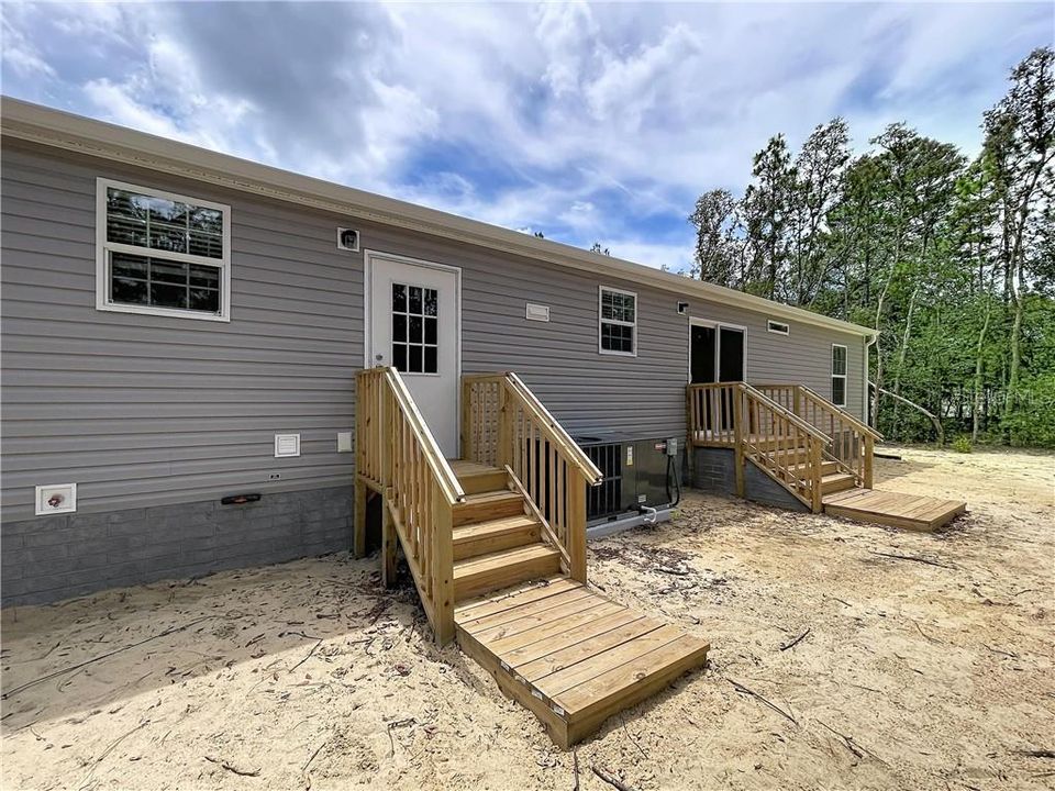 Active With Contract: $244,900 (3 beds, 2 baths, 1500 Square Feet)