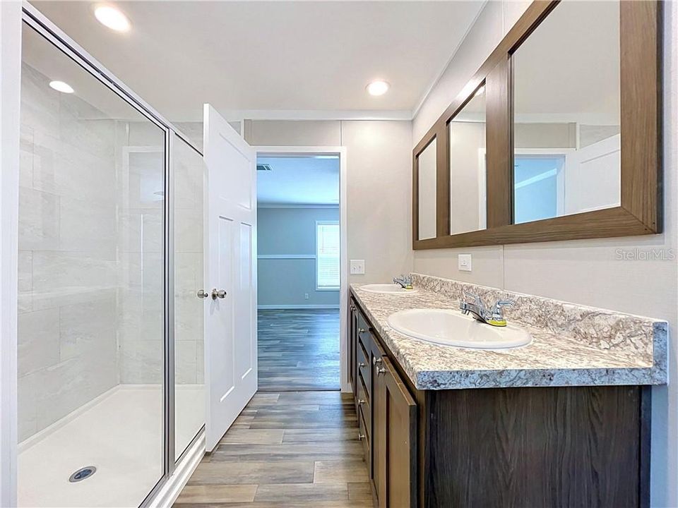 Active With Contract: $244,900 (3 beds, 2 baths, 1500 Square Feet)