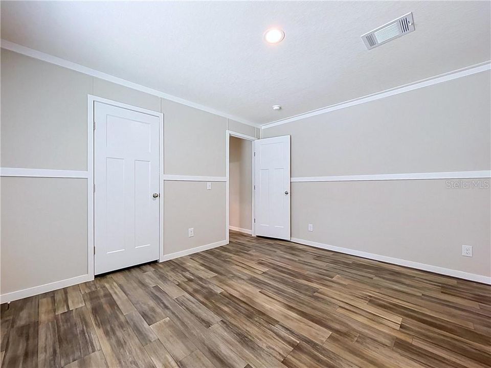 Active With Contract: $244,900 (3 beds, 2 baths, 1500 Square Feet)
