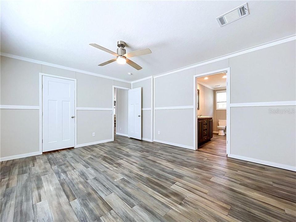 Active With Contract: $244,900 (3 beds, 2 baths, 1500 Square Feet)