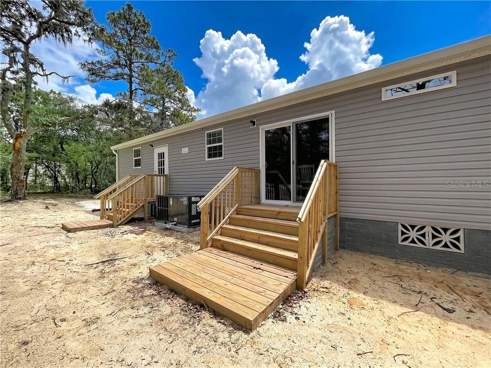 Active With Contract: $244,900 (3 beds, 2 baths, 1500 Square Feet)