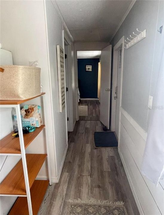 For Sale: $159,900 (2 beds, 2 baths, 784 Square Feet)
