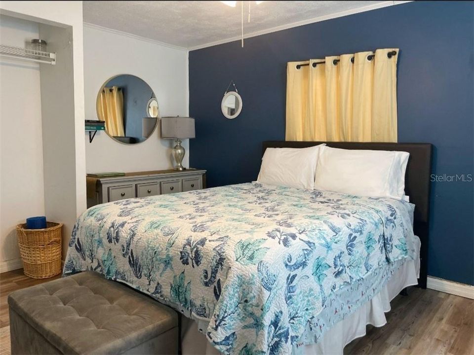 For Sale: $159,900 (2 beds, 2 baths, 784 Square Feet)
