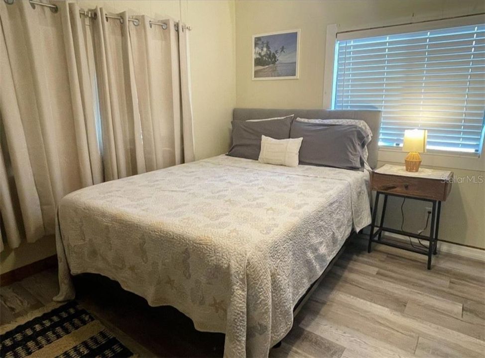 For Sale: $159,900 (2 beds, 2 baths, 784 Square Feet)