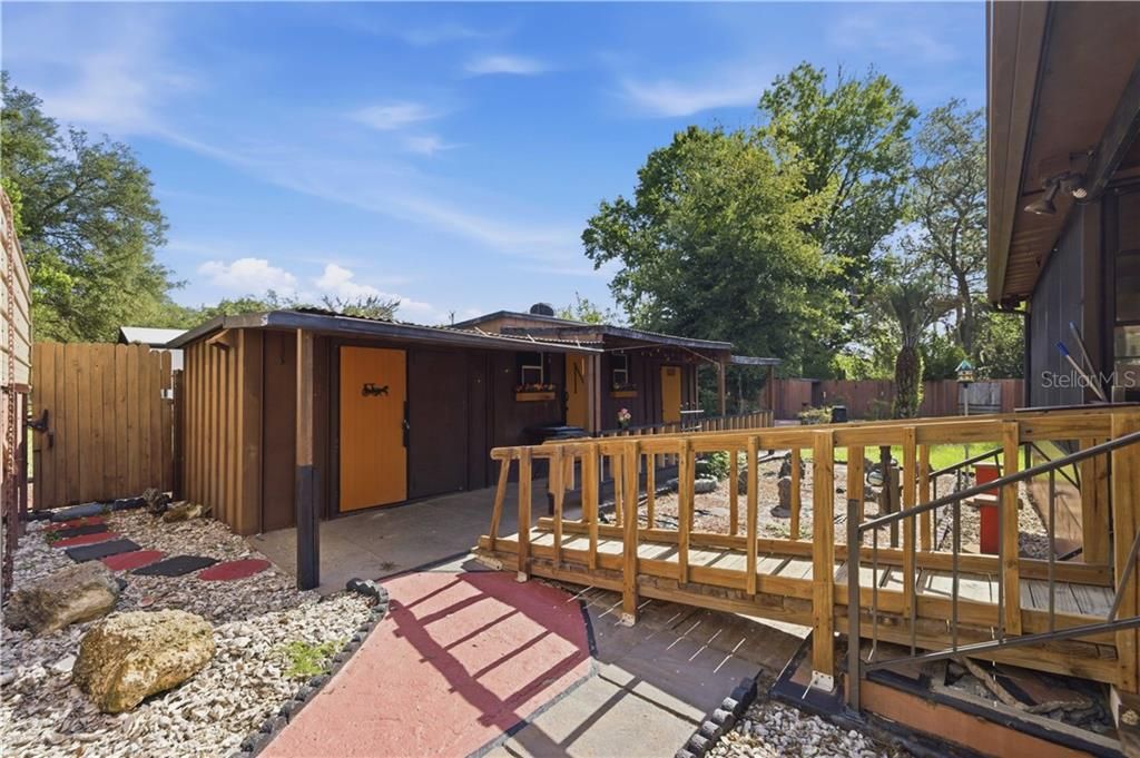 Active With Contract: $109,500 (2 beds, 2 baths, 924 Square Feet)
