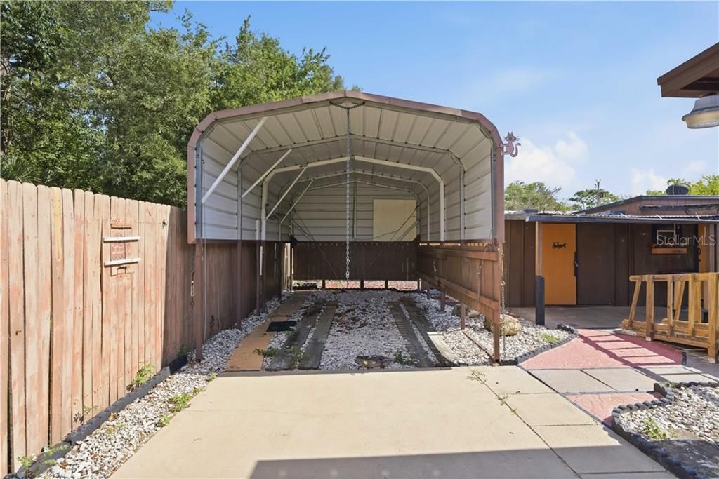 Active With Contract: $109,500 (2 beds, 2 baths, 924 Square Feet)