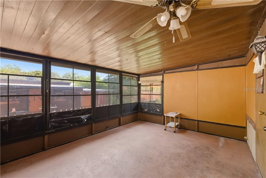 Active With Contract: $109,500 (2 beds, 2 baths, 924 Square Feet)