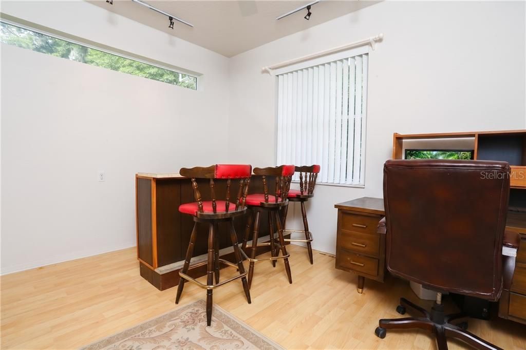 En Venta: $359,000 (3 camas, 2 baños, 1893 Pies cuadrados)