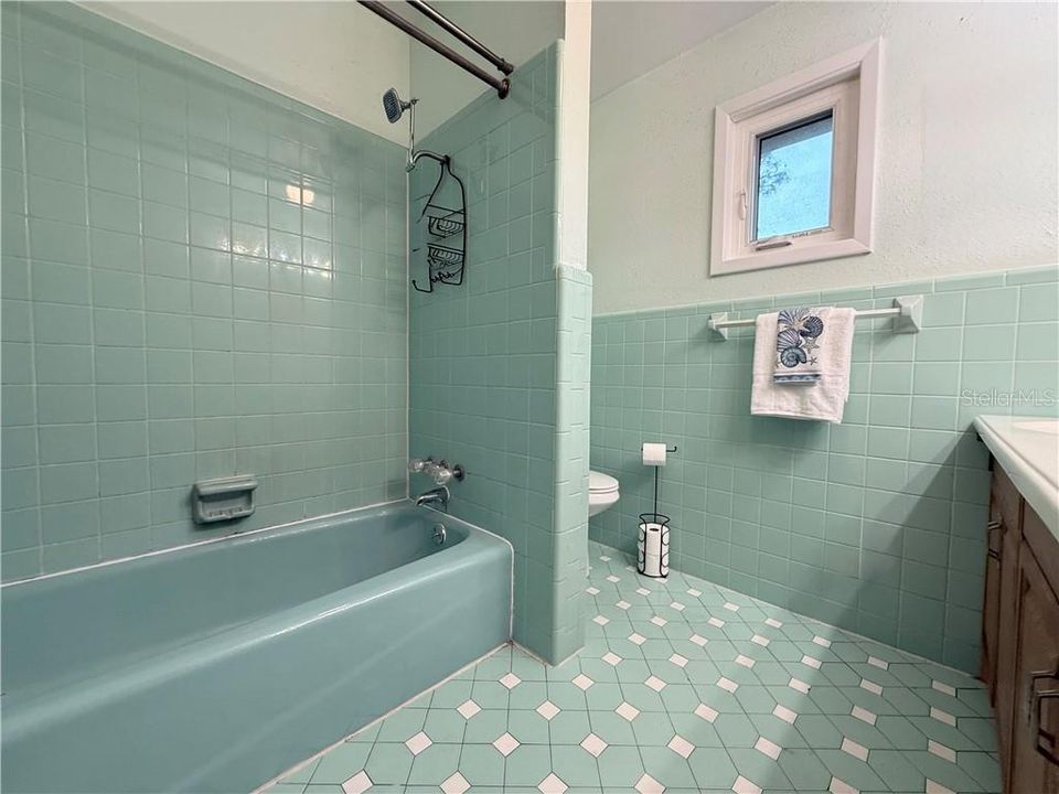 For Sale: $485,000 (5 beds, 3 baths, 3761 Square Feet)