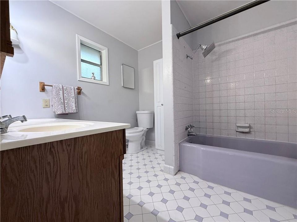 For Sale: $485,000 (5 beds, 3 baths, 3761 Square Feet)