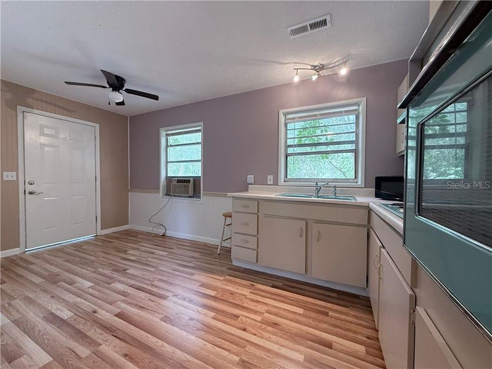 For Sale: $485,000 (5 beds, 3 baths, 3761 Square Feet)