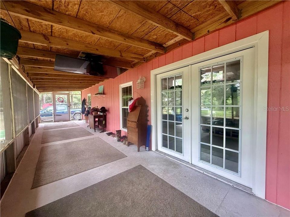 For Sale: $179,900 (2 beds, 2 baths, 840 Square Feet)