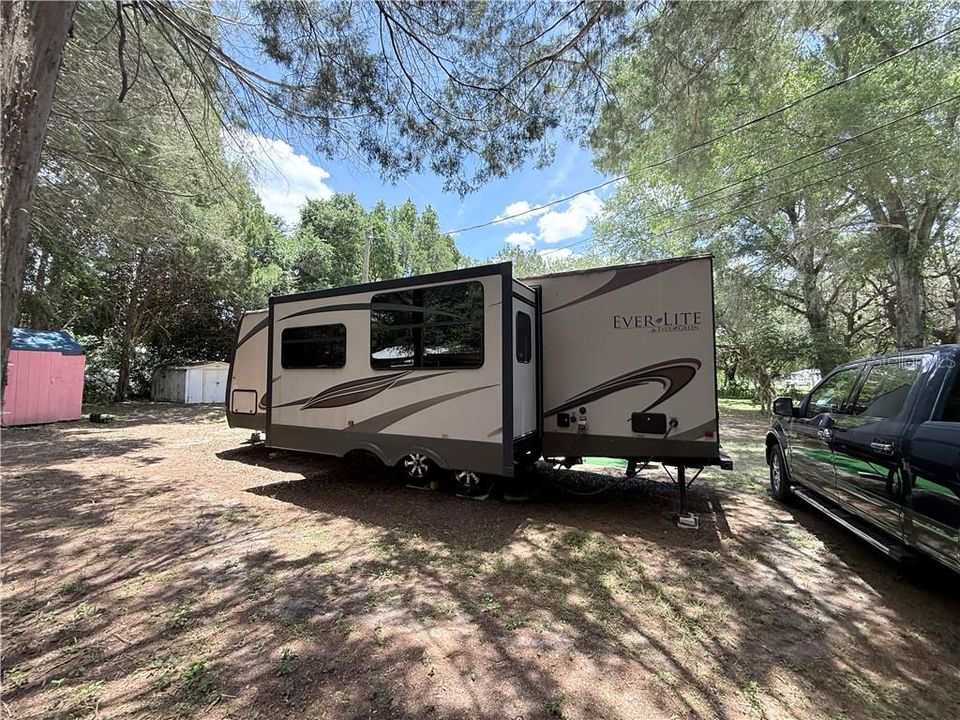 For Sale: $179,900 (2 beds, 2 baths, 840 Square Feet)