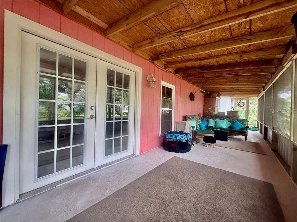 For Sale: $179,900 (2 beds, 2 baths, 840 Square Feet)