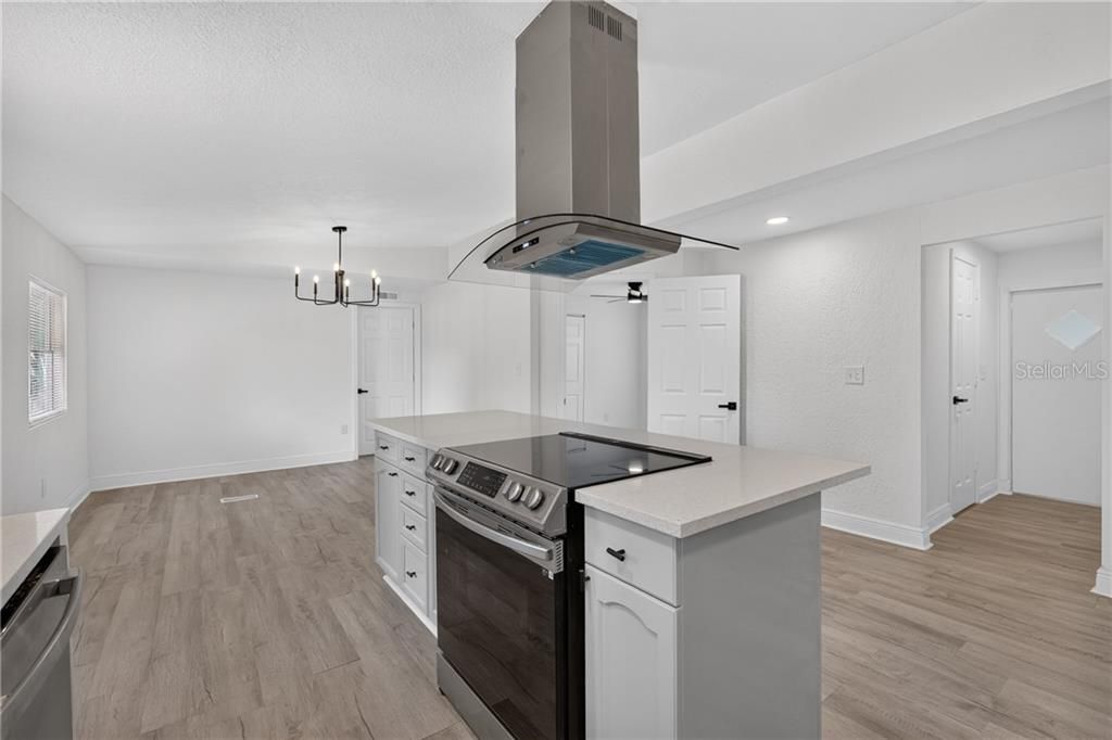 На продажу: $235,000 (4 спален, 2 ванн, 1473 Квадратных фут)