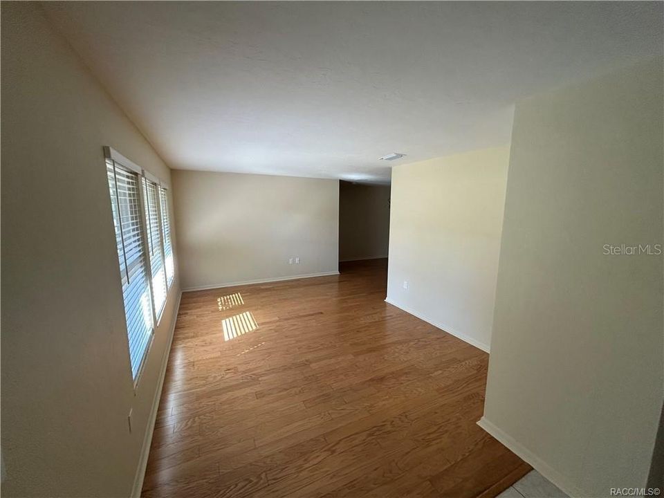 For Rent: $0 (3 beds, 2 baths, 1779 Square Feet)