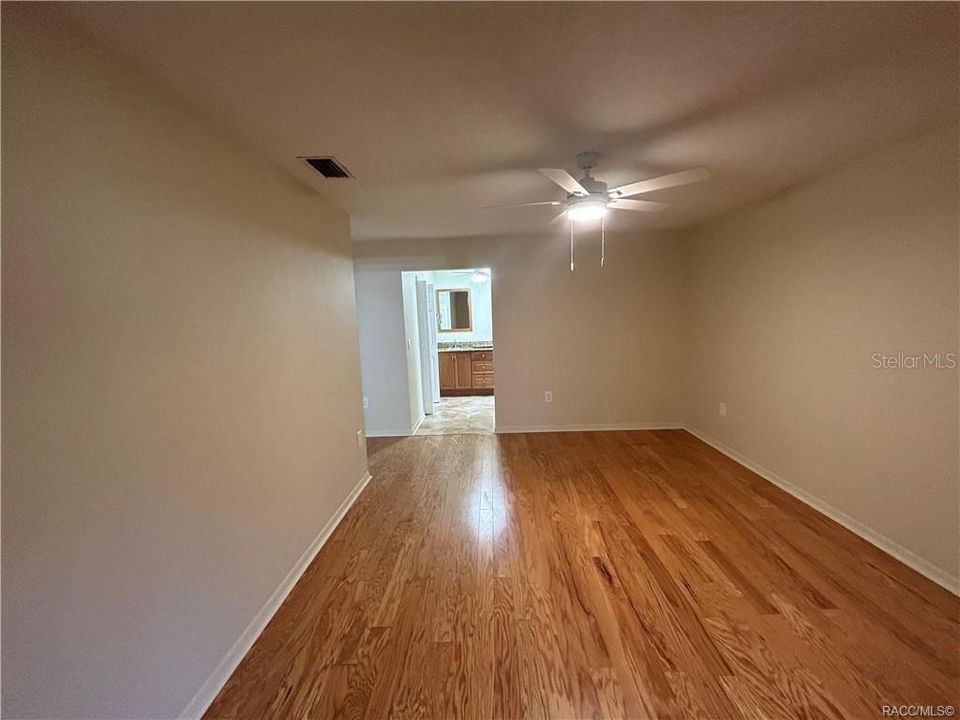 For Rent: $0 (3 beds, 2 baths, 1779 Square Feet)