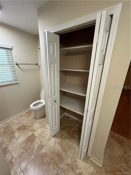 For Rent: $0 (3 beds, 2 baths, 1779 Square Feet)