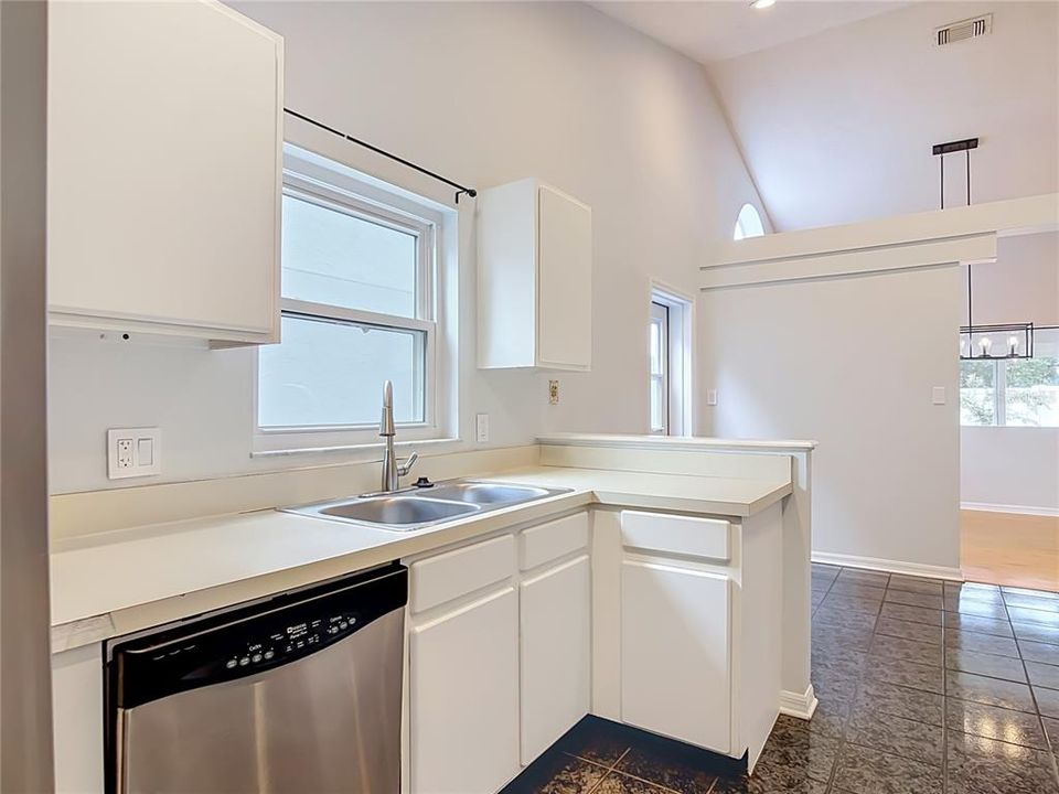 For Sale: $425,000 (3 beds, 2 baths, 1658 Square Feet)