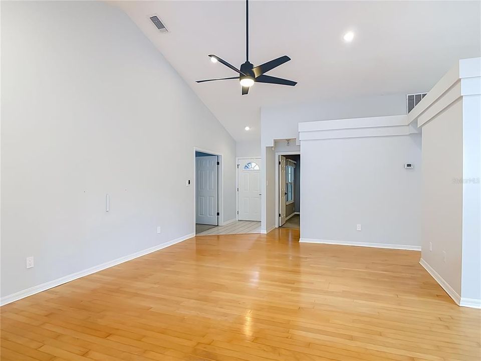 For Sale: $425,000 (3 beds, 2 baths, 1658 Square Feet)