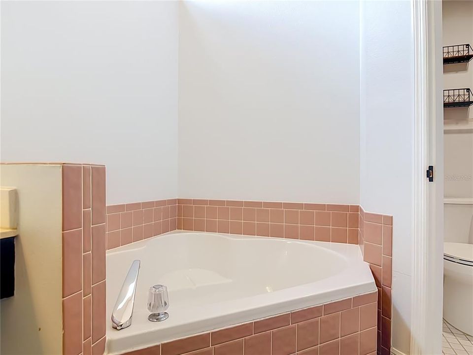For Sale: $425,000 (3 beds, 2 baths, 1658 Square Feet)